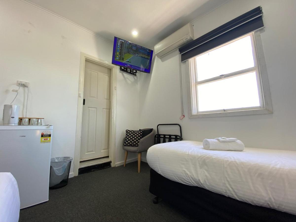 Central Motel Маджи Экстерьер фото