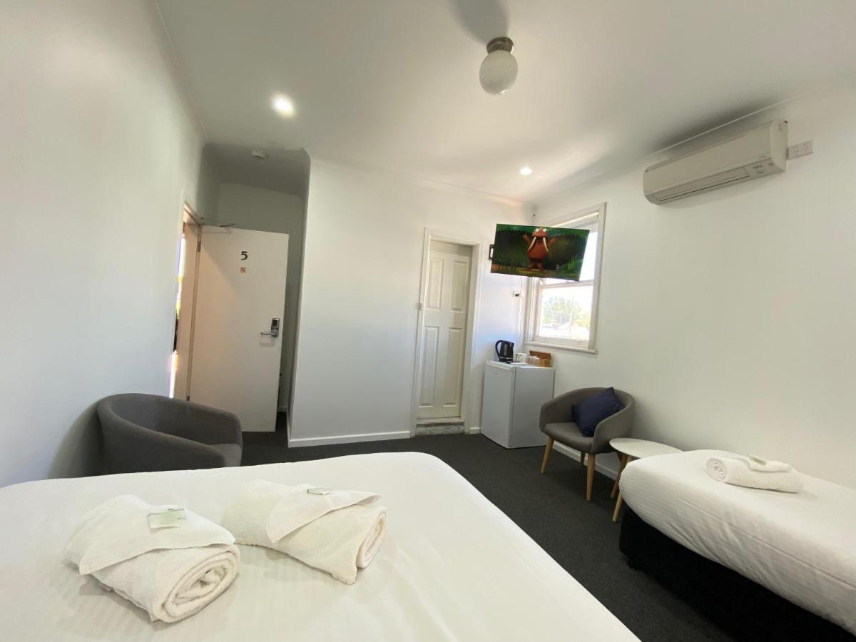 Central Motel Маджи Экстерьер фото