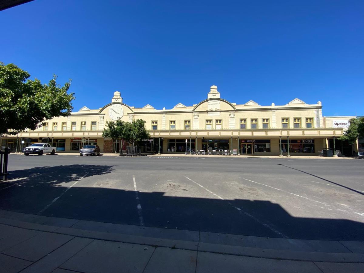 Central Motel Маджи Экстерьер фото