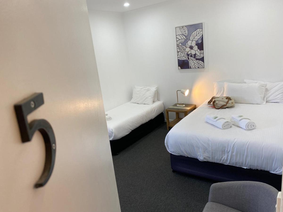 Central Motel Маджи Экстерьер фото