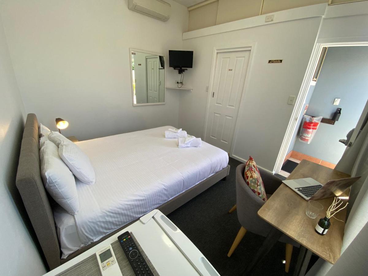 Central Motel Маджи Экстерьер фото